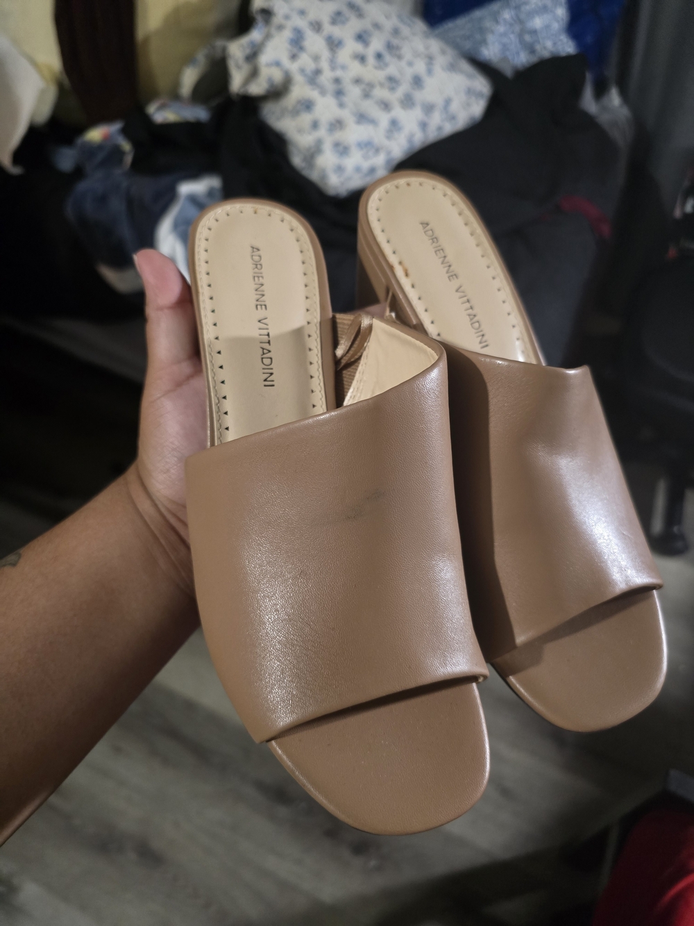 Adrienne Vittadini Women's Tan Slide Sandals